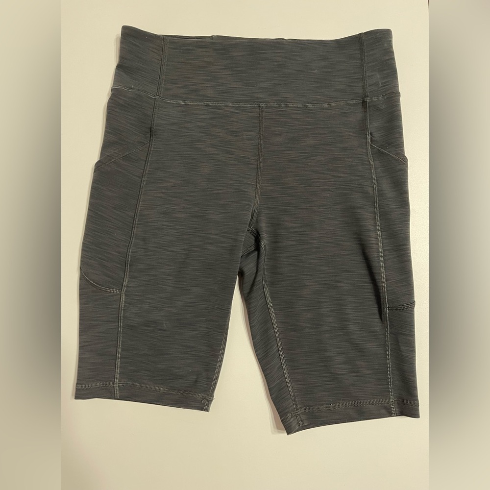 Lululemon Invigorate High Rise Short 10" Heathered Graphite Grey sz 8